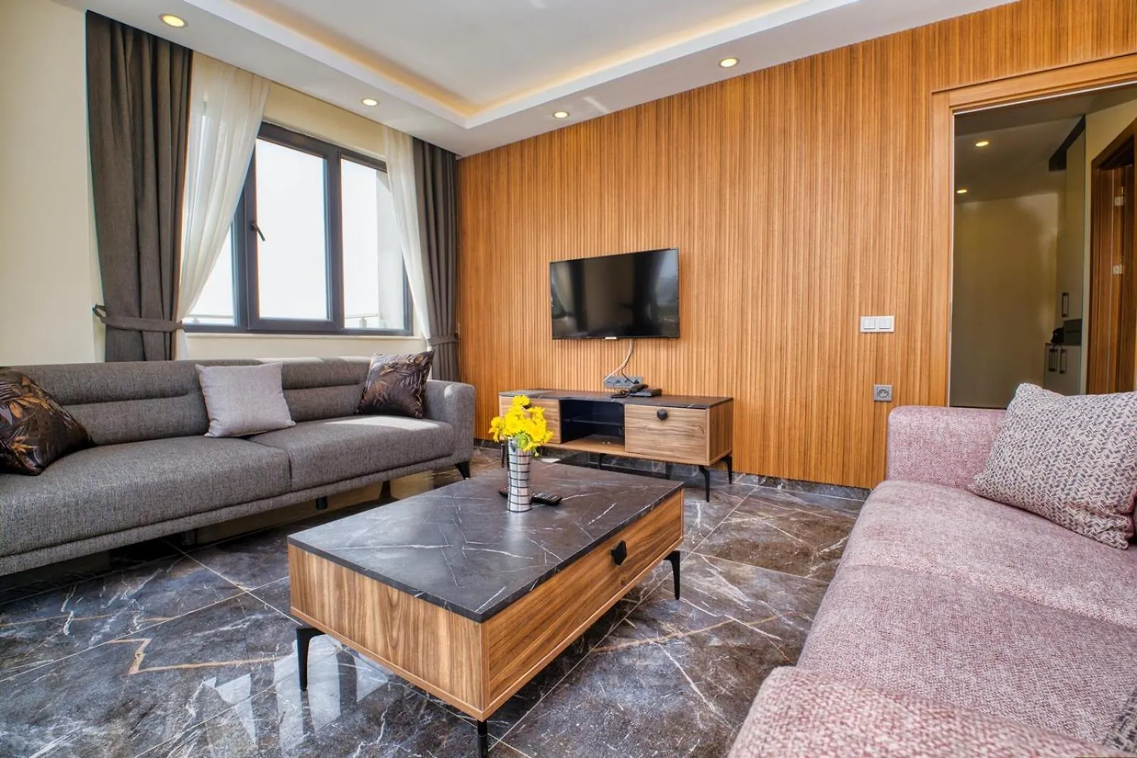 Evin Park Suit Lara & Spa Aparthotel Aksu