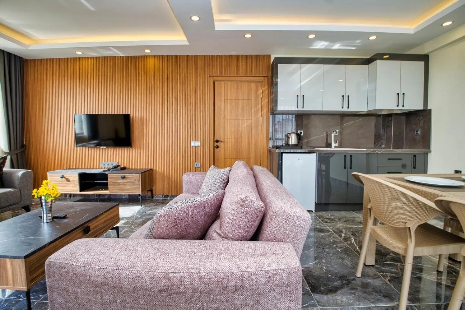 아파트호텔 Laristone Suite Spa Hotel 안탈리아 터키